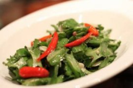 丁香有毒吗：无毒,是蜜源植物,可提制芳香油